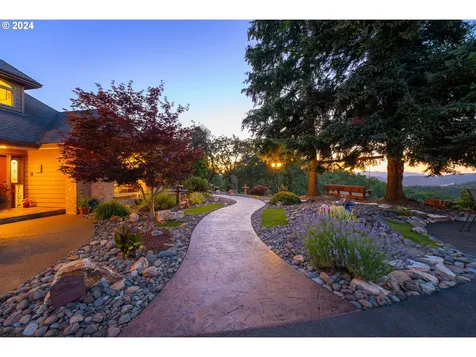 143 Redtail Ridge Lane Roseburg OR 97471