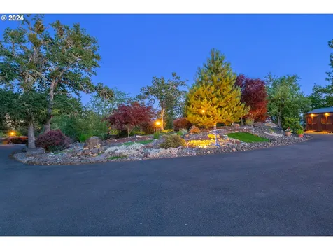 143 Redtail Ridge Lane Roseburg OR 97471