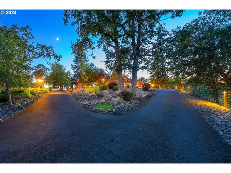 143 Redtail Ridge Lane Roseburg OR 97471
