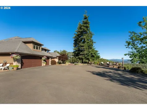 143 Redtail Ridge Lane Roseburg OR 97471