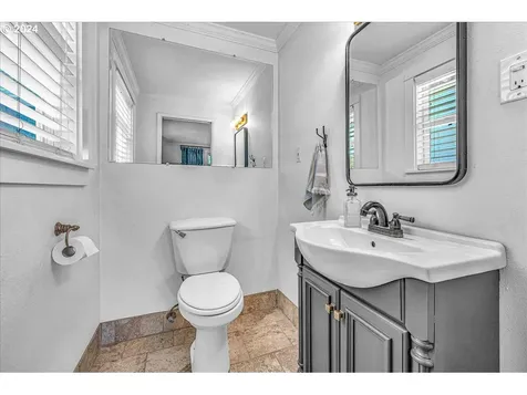 180 W Dartmouth Street Gladstone OR 97027