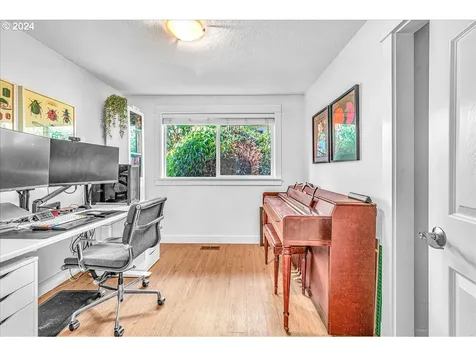 180 W Dartmouth Street Gladstone OR 97027