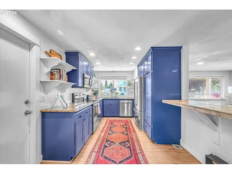 180 W Dartmouth Street Gladstone OR 97027