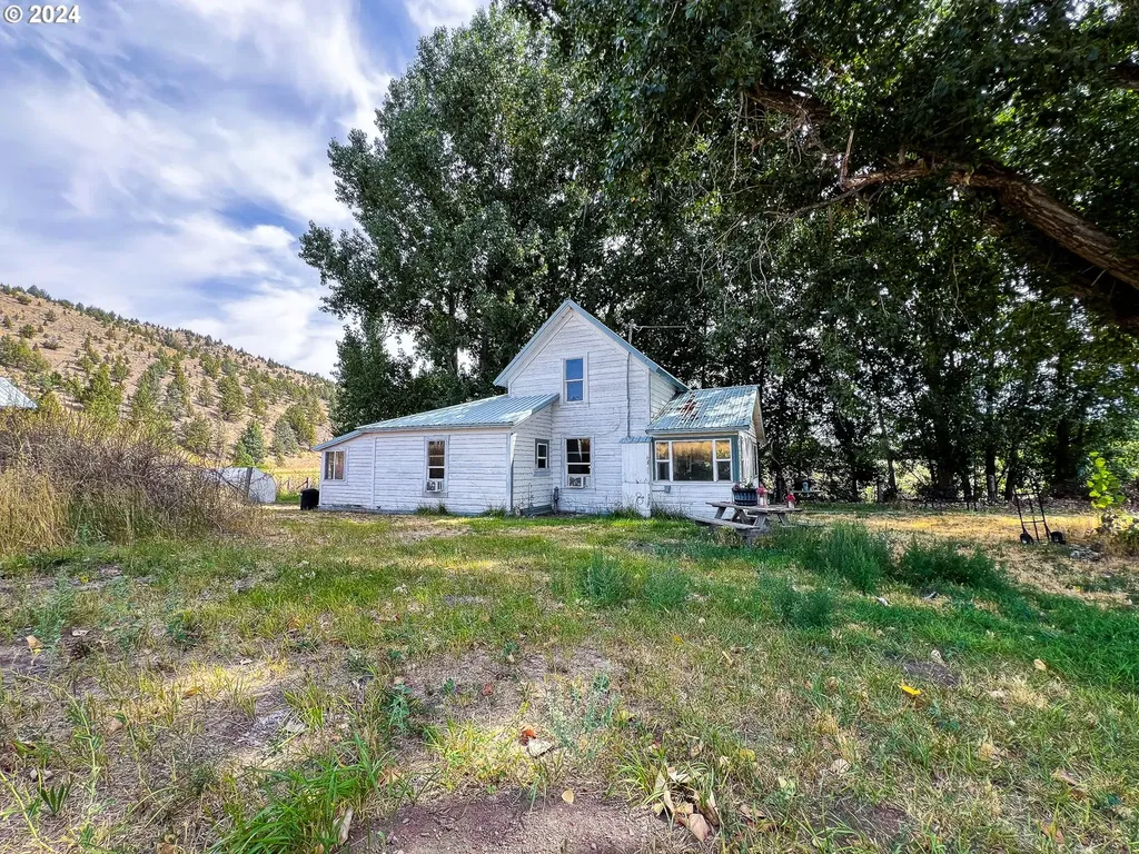 50753 Highway 26 Mount Vernon OR 97865