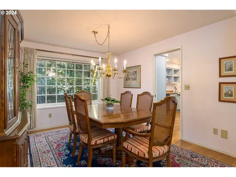 18949 Indian Creek Avenue Lake Oswego OR 97035