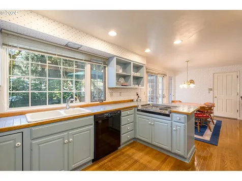 18949 Indian Creek Avenue Lake Oswego OR 97035