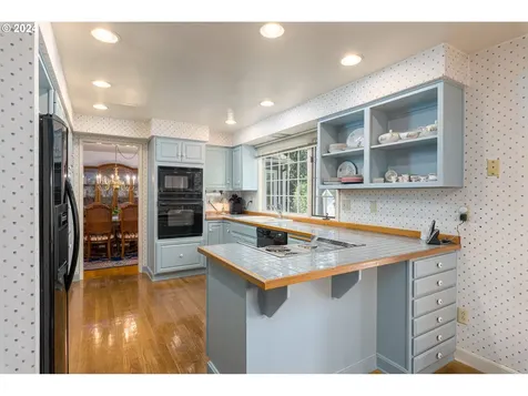 18949 Indian Creek Avenue Lake Oswego OR 97035