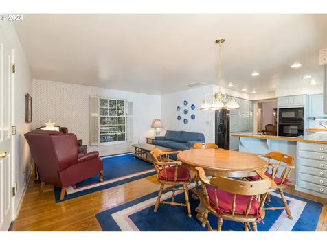 18949 Indian Creek Avenue Lake Oswego OR 97035