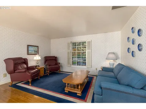 18949 Indian Creek Avenue Lake Oswego OR 97035