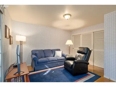 18949 Indian Creek Avenue Lake Oswego OR 97035