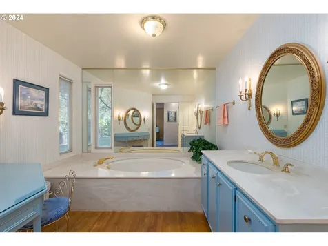 18949 Indian Creek Avenue Lake Oswego OR 97035