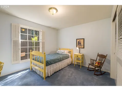 18949 Indian Creek Avenue Lake Oswego OR 97035