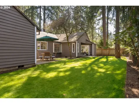 18949 Indian Creek Avenue Lake Oswego OR 97035