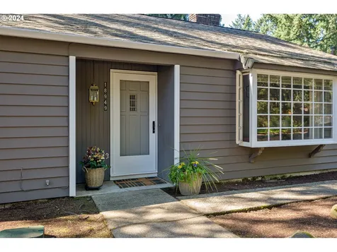 18949 Indian Creek Avenue Lake Oswego OR 97035
