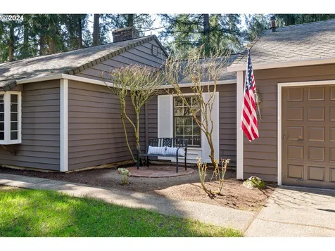 18949 Indian Creek Avenue Lake Oswego OR 97035