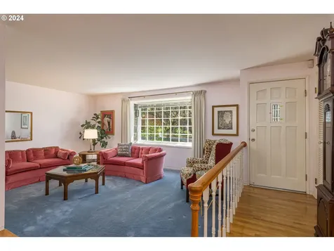 18949 Indian Creek Avenue Lake Oswego OR 97035