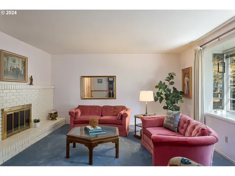18949 Indian Creek Avenue Lake Oswego OR 97035