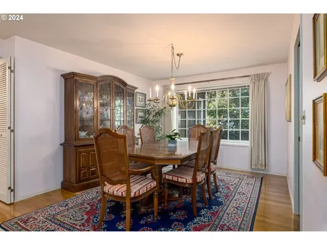 18949 Indian Creek Avenue Lake Oswego OR 97035