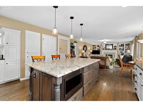 4473 Nw Emily Way Camas WA 98607
