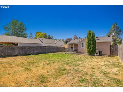 1212 Ne Galloway Street Mcminnville OR 97128
