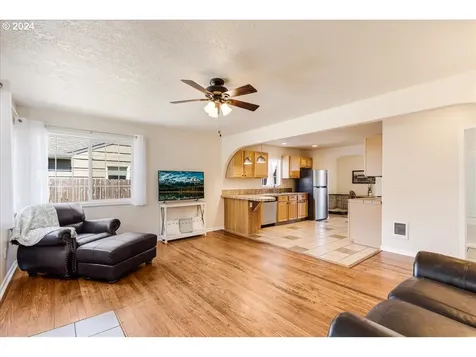 1212 Ne Galloway Street Mcminnville OR 97128
