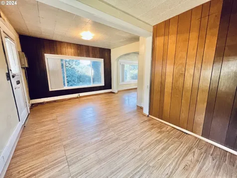 805 E 13th Street The Dalles OR 97058