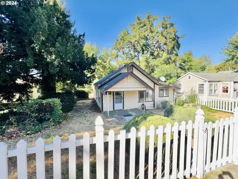 805 E 13th Street The Dalles OR 97058