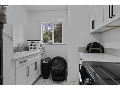 3511 Scenic View Drive Se Salem OR 97302