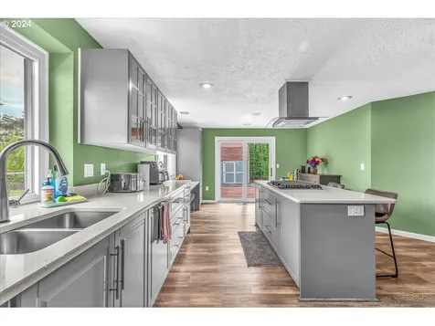 340 Se 17th Street Troutdale OR 97060