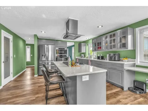 340 Se 17th Street Troutdale OR 97060