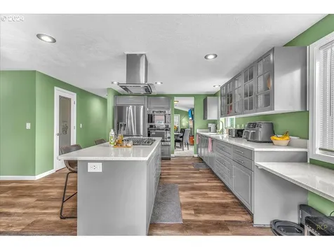 340 Se 17th Street Troutdale OR 97060