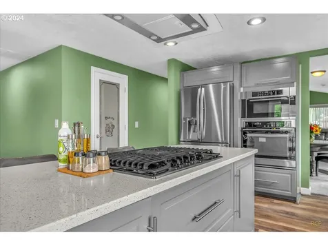 340 Se 17th Street Troutdale OR 97060