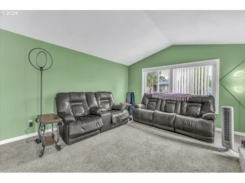 340 Se 17th Street Troutdale OR 97060