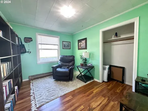 410 N Hyland Lane Lowell OR 97452