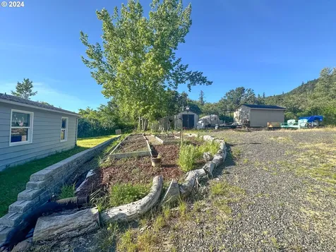 410 N Hyland Lane Lowell OR 97452