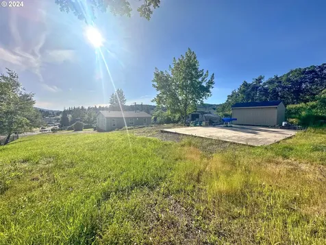 410 N Hyland Lane Lowell OR 97452