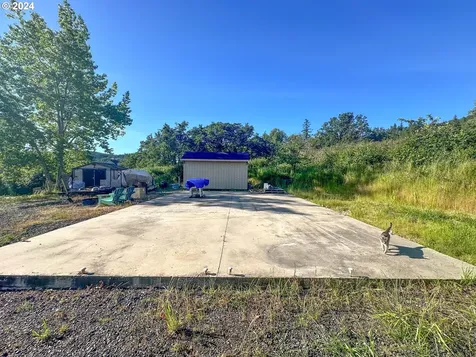 410 N Hyland Lane Lowell OR 97452