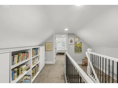 8826 Ne Hill Way Portland OR 97220