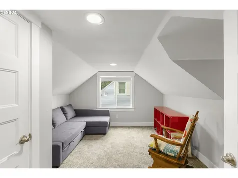 8826 Ne Hill Way Portland OR 97220