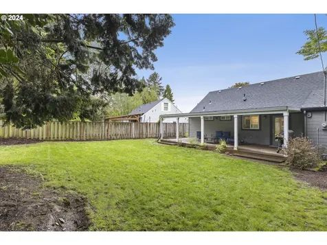 8826 Ne Hill Way Portland OR 97220