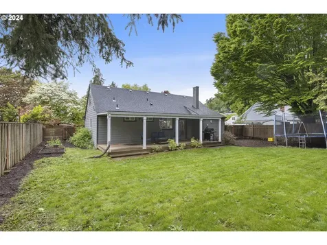 8826 Ne Hill Way Portland OR 97220