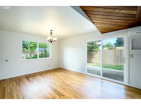445 NW 18th Place Mcminnville OR 97128