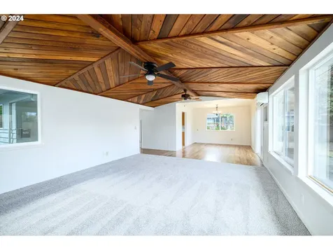 445 NW 18th Place Mcminnville OR 97128
