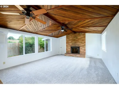 445 NW 18th Place Mcminnville OR 97128