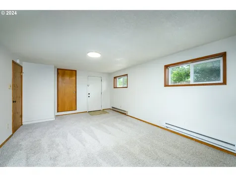445 NW 18th Place Mcminnville OR 97128
