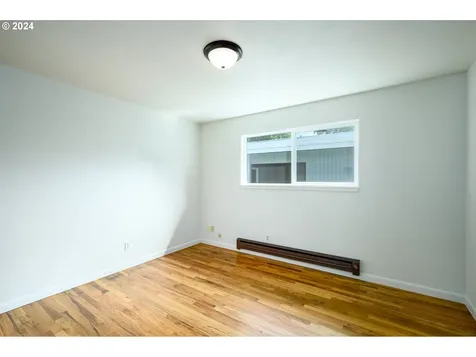 445 NW 18th Place Mcminnville OR 97128