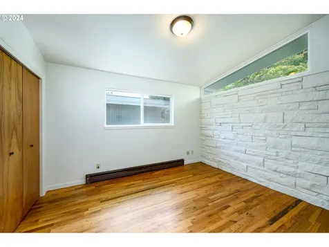 445 NW 18th Place Mcminnville OR 97128