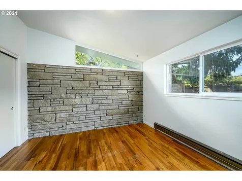 445 NW 18th Place Mcminnville OR 97128