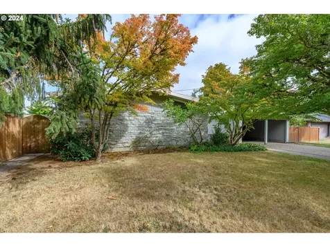 445 NW 18th Place Mcminnville OR 97128