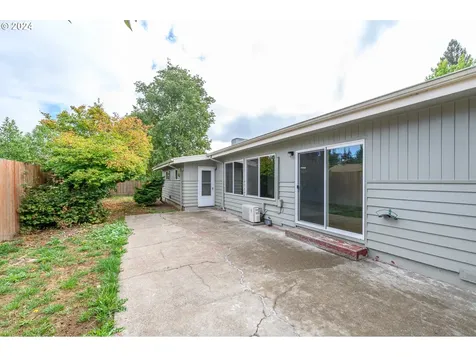 445 NW 18th Place Mcminnville OR 97128